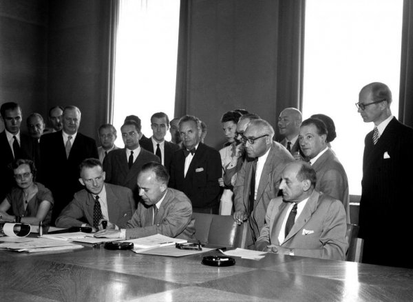 Утверждение Гаагской конвенции 1961 г.